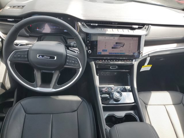 New 2026 Jeep Grand Cherokee Limited AWD/4WD image 13