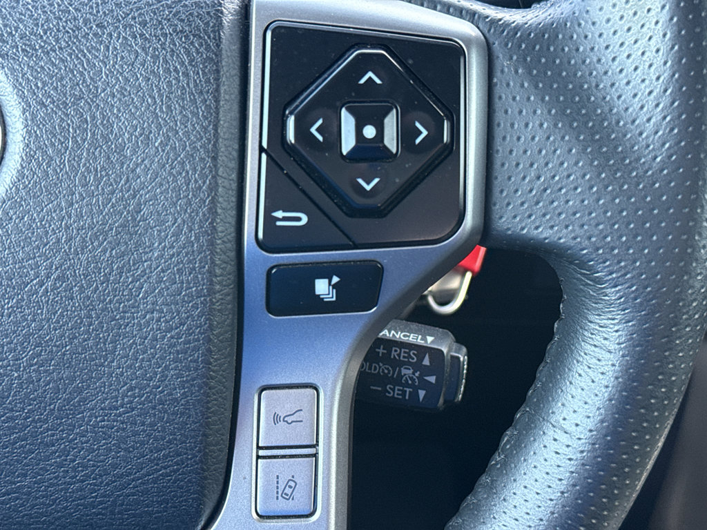 Used 2021 Toyota 4Runner SR5 AWD/4WD image 18
