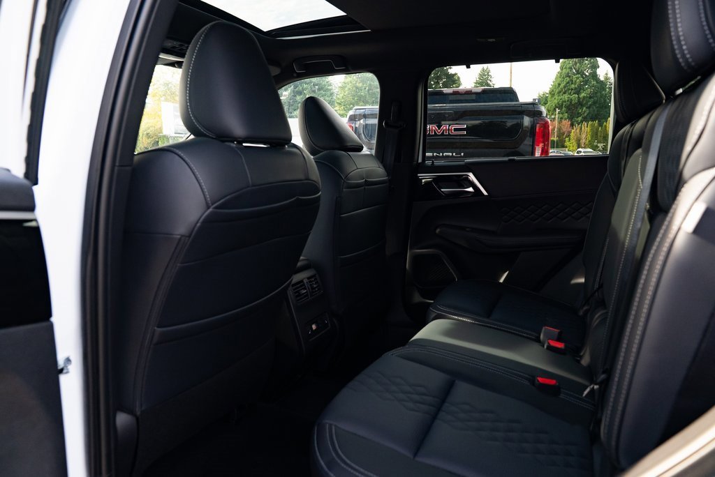 New 2025 Mitsubishi Outlander SEL Black Edition image 21