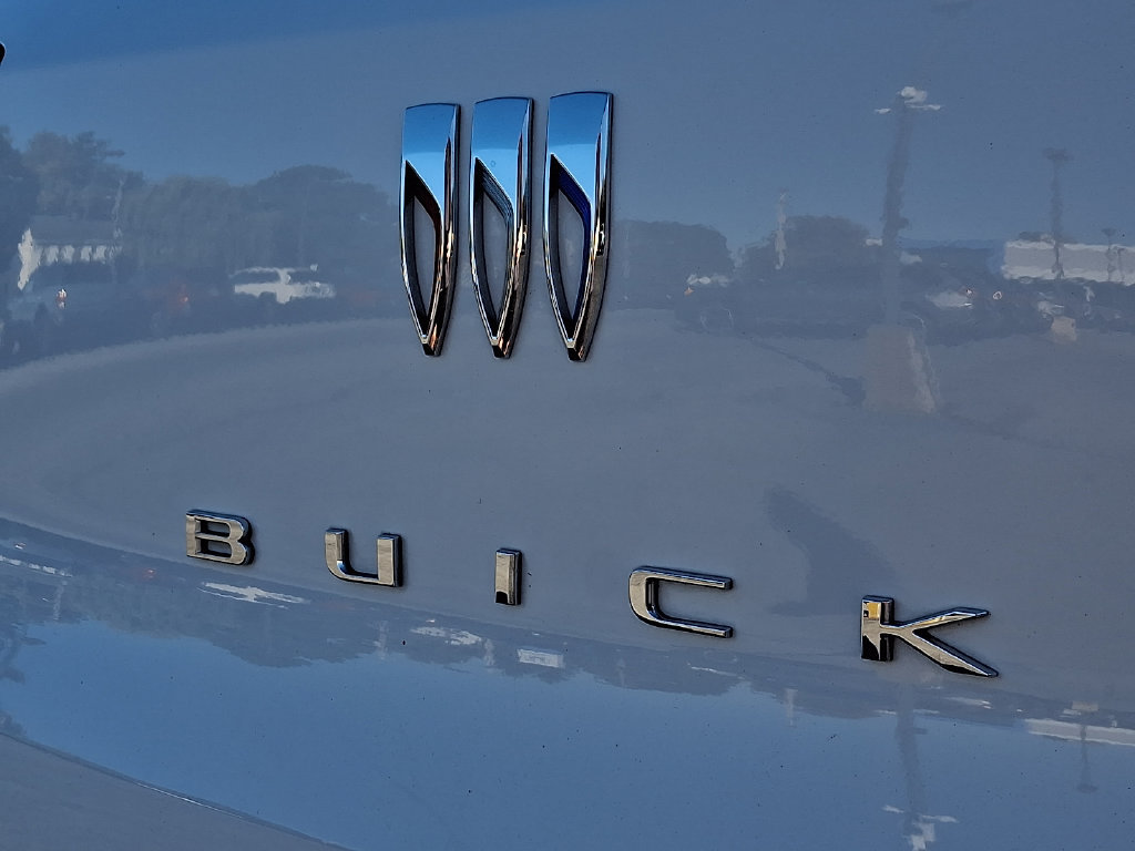 Used 2025 Buick Encore GX Preferred AWD/4WD image 30