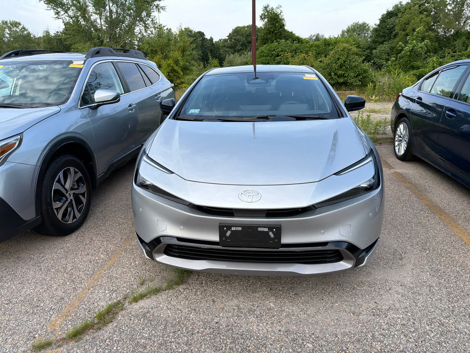 Used 2023 Toyota Prius XLE AWD/4WD image 6