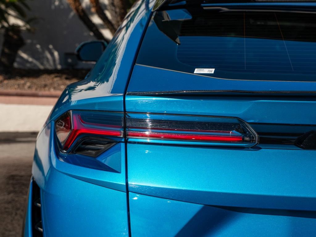Used 2023 Lamborghini Urus Performante AWD/4WD image 11