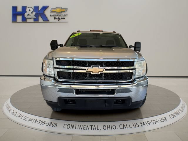 Used 2011 Chevrolet Silverado 2500 W/T w/ Snow Plow Prep Package AWD/4WD image 2