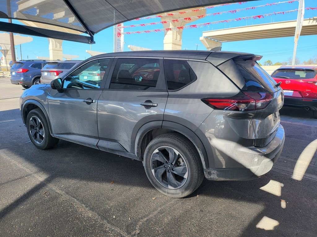 Used 2024 Nissan Rogue SV image 12