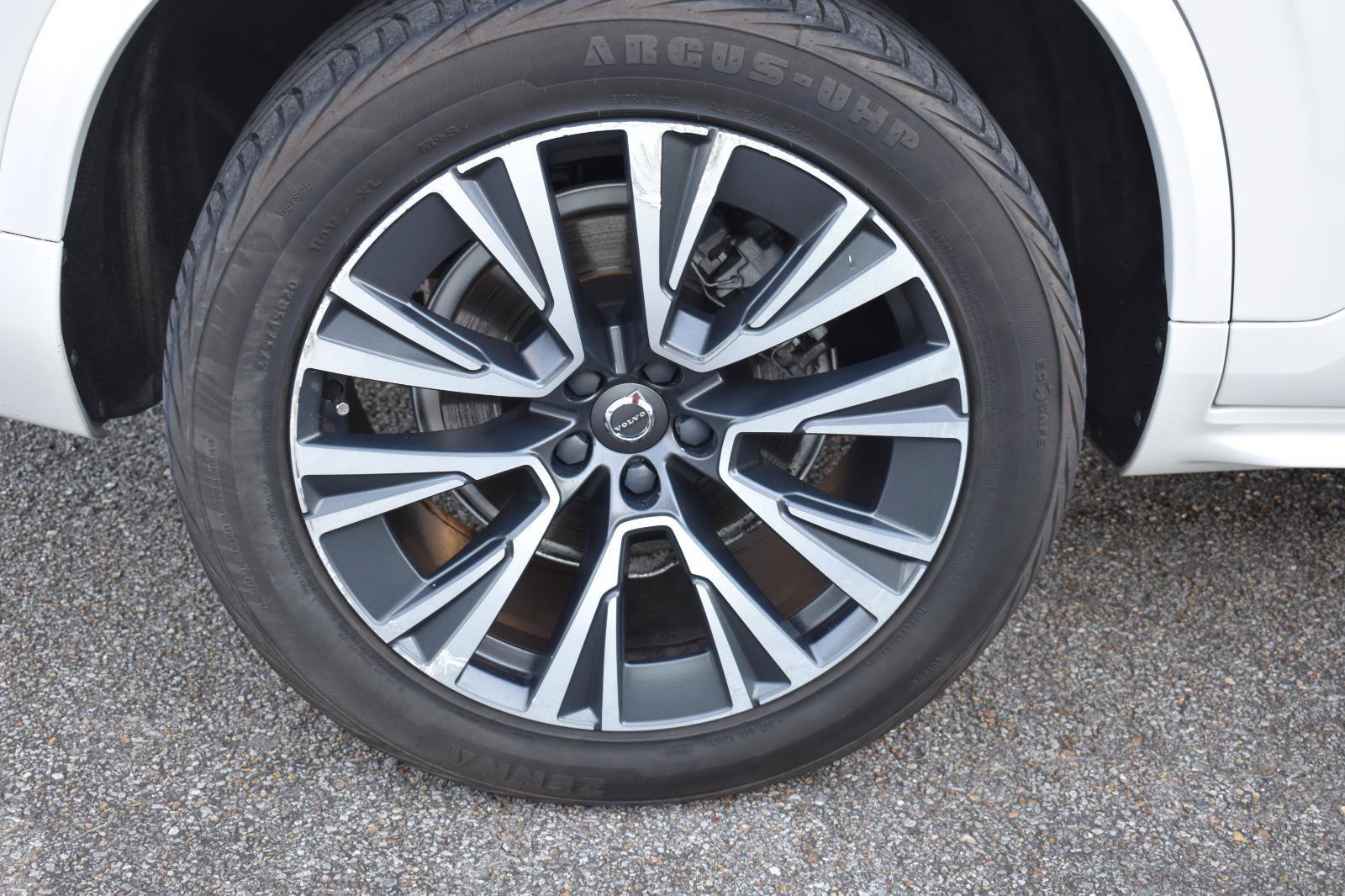 Used 2021 Volvo XC90 T5 Momentum w/ Protection Package Premier FWD image 14