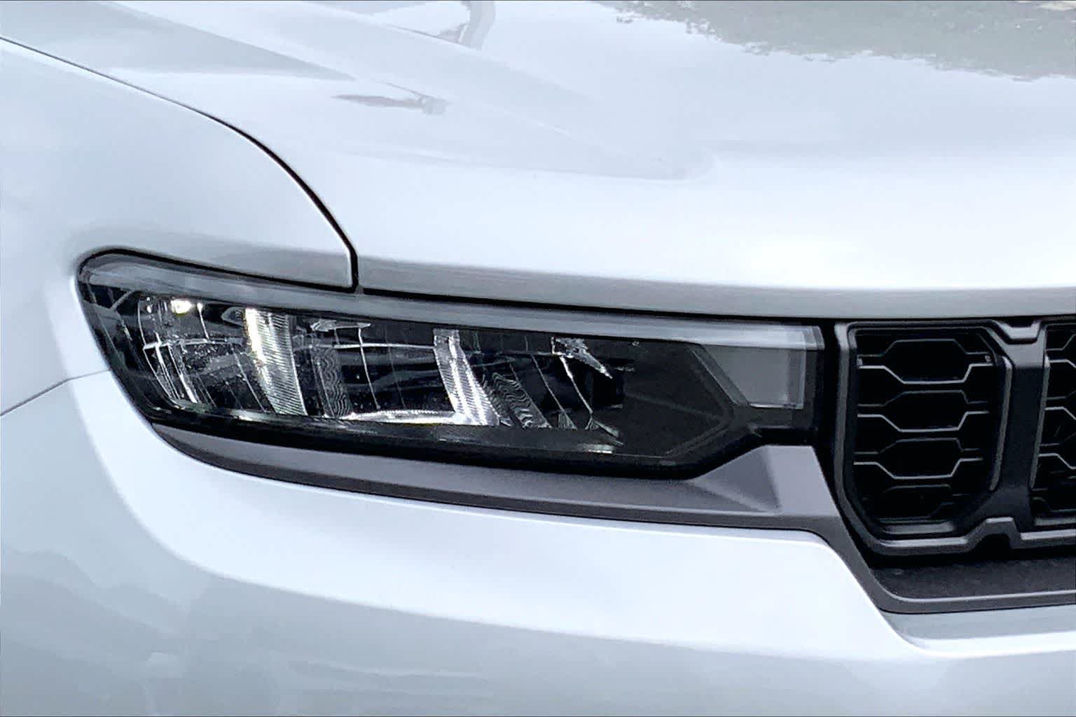 New 2026 Jeep Grand Cherokee Altitude AWD/4WD image 10