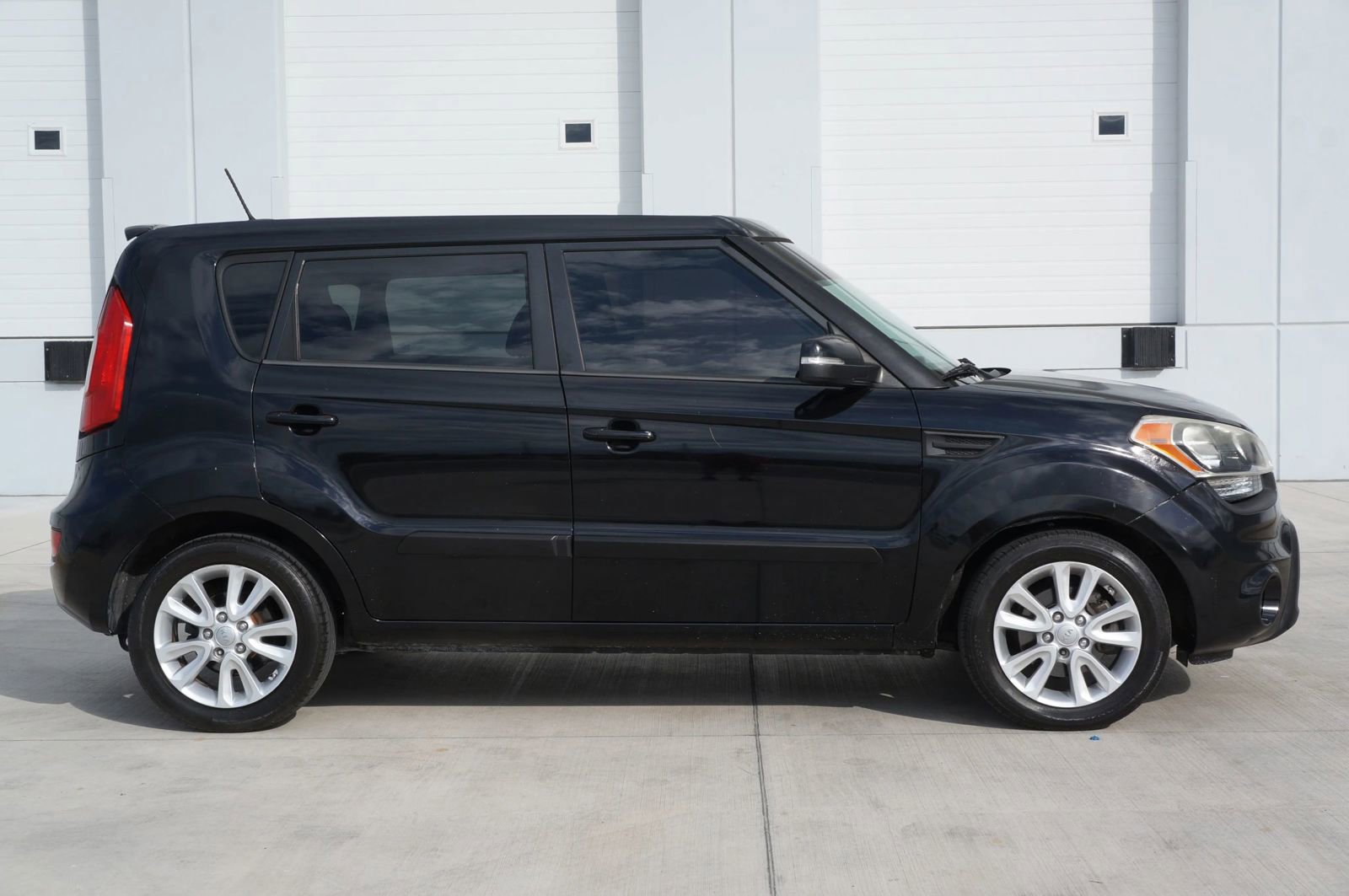 Used 2012 Kia Soul + FWD image 15