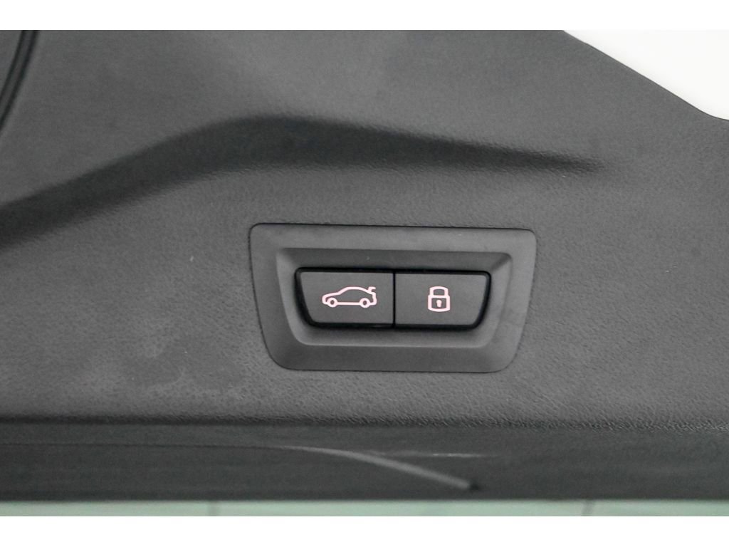 Used 2025 BMW X7 xDrive40i w/ Executive Package image 71