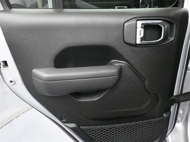 Used 2024 Jeep Wrangler Unlimited Rubicon w/ Technology Group image 15