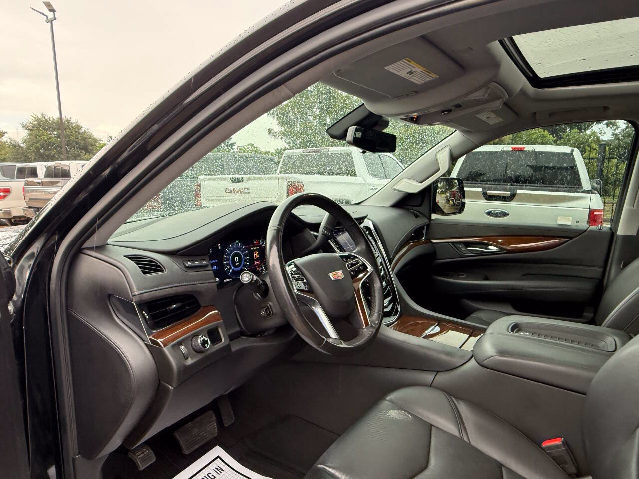 Used 2020 Cadillac Escalade ESV Luxury RWD image 6