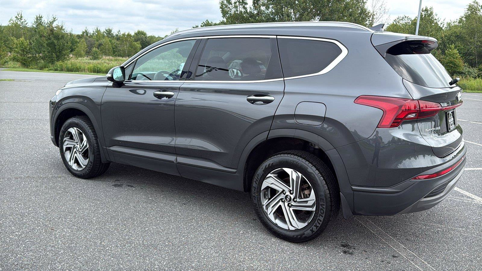 Certified 2023 Hyundai Santa Fe SEL w/ Cargo Package AWD/4WD image 9