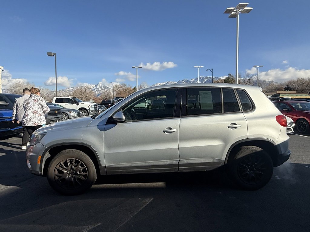 Used 2013 Volkswagen Tiguan S image 4