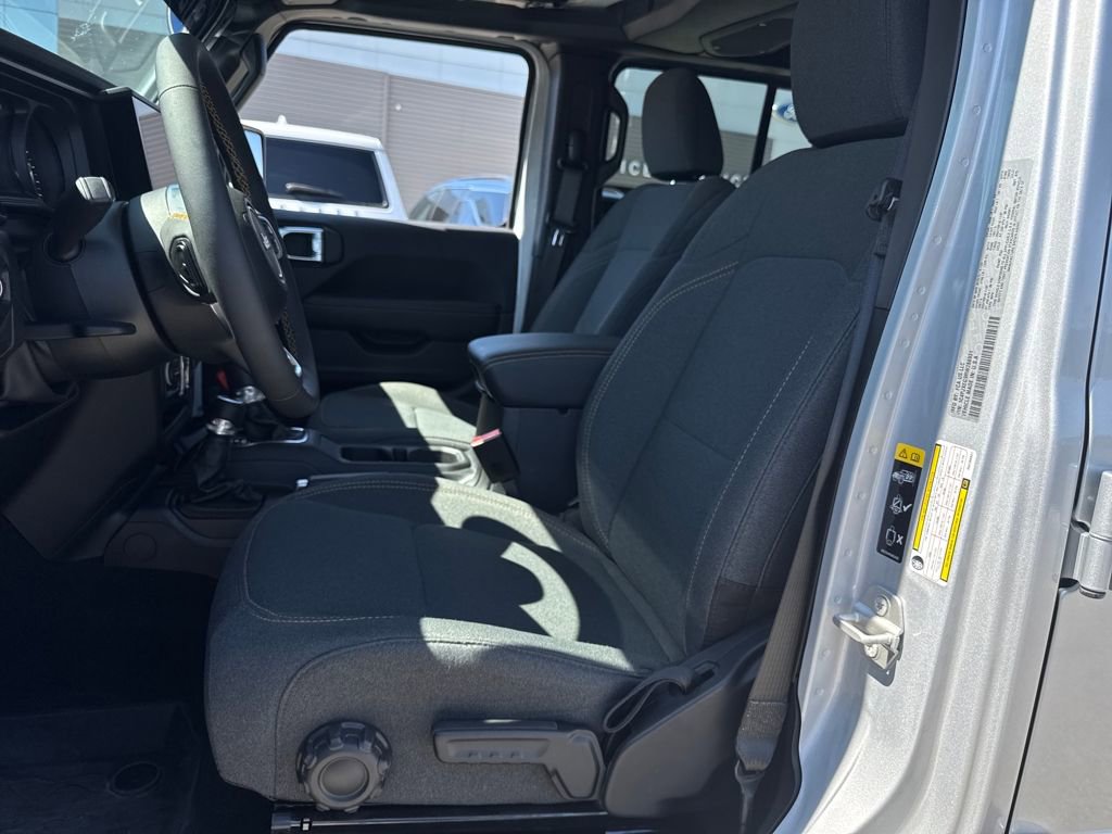 Used 2024 Jeep Wrangler Sahara w/ Technology Group image 15