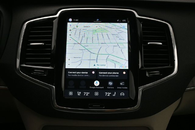 Used 2024 Volvo XC90 B5 Plus w/ Protection Package AWD/4WD image 14