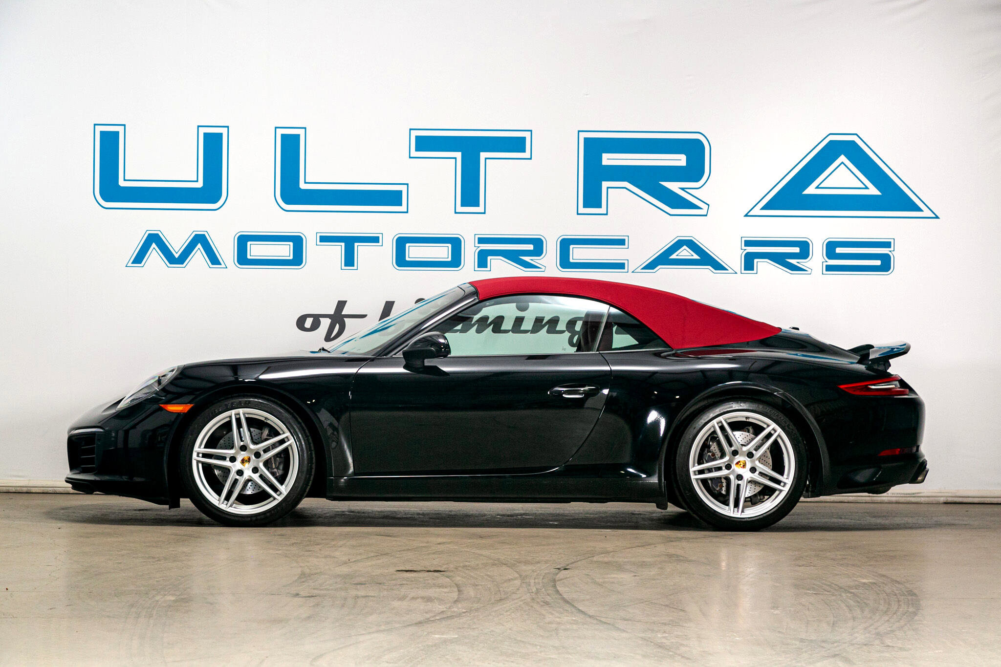 Used 2017 Porsche 911 Carrera image 3