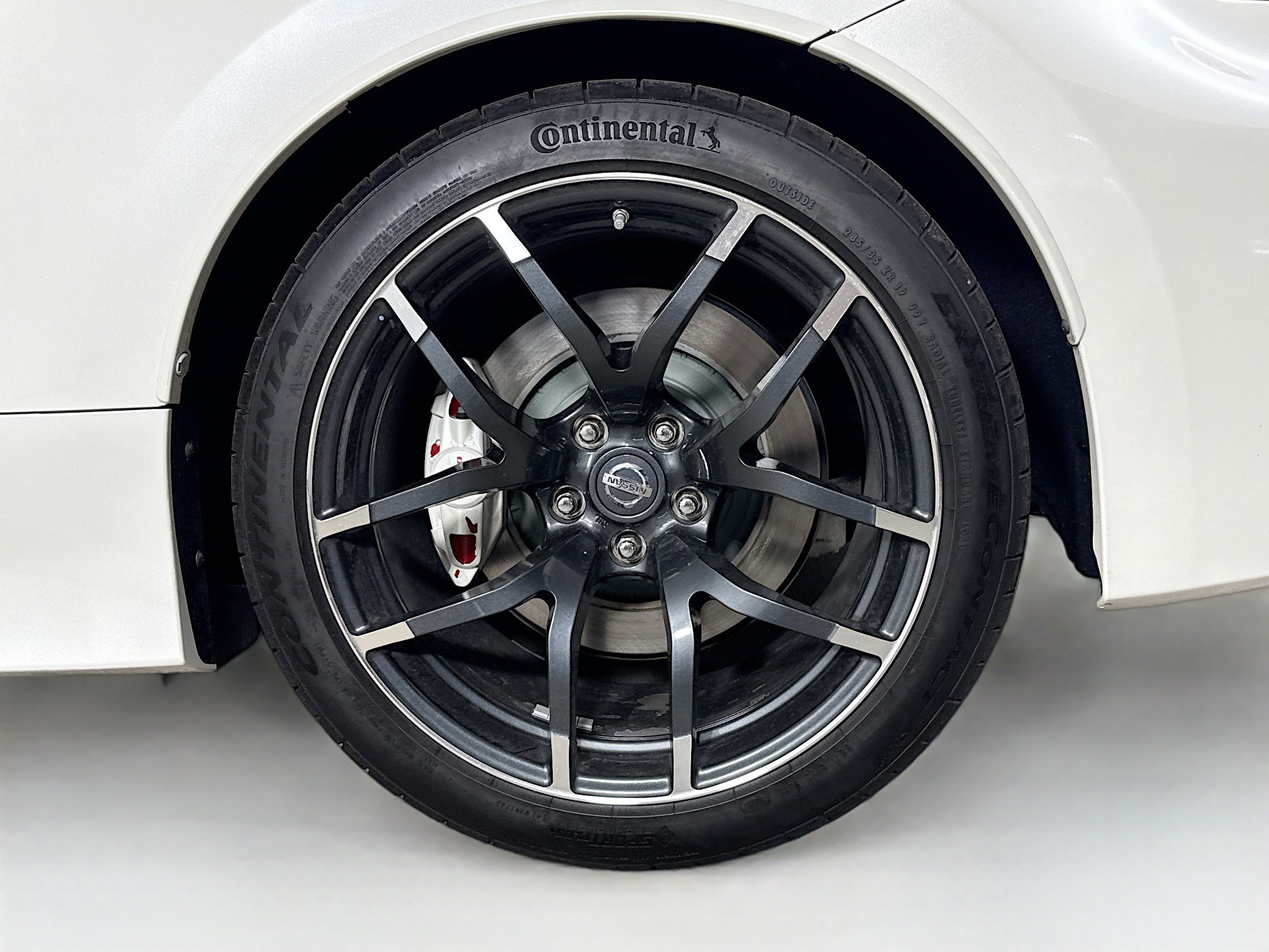 Used 2015 Nissan 370Z NISMO image 32