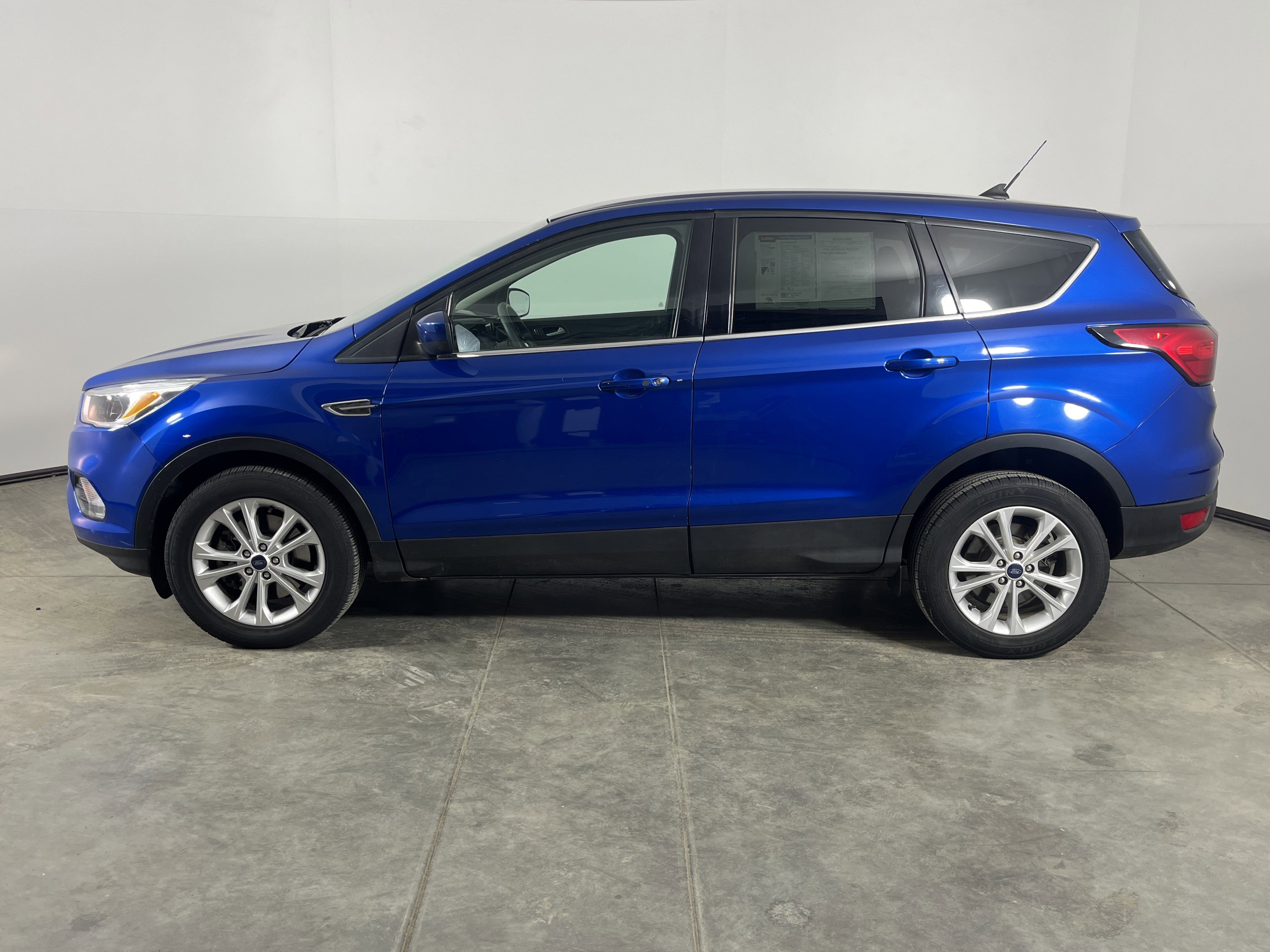 Used 2019 Ford Escape SE image 4