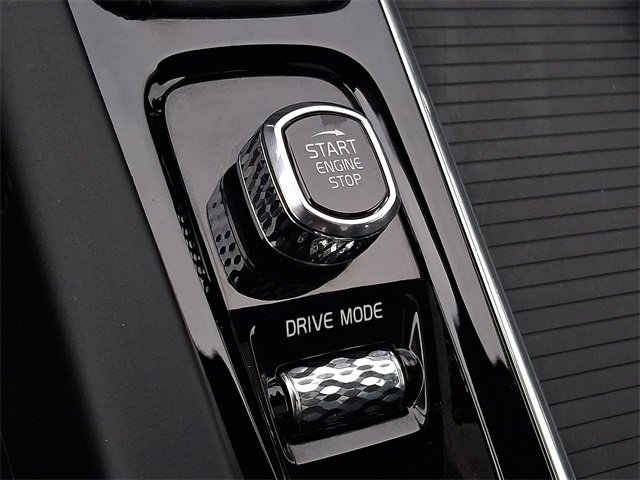 Used 2020 Volvo S60 T6 Momentum image 21