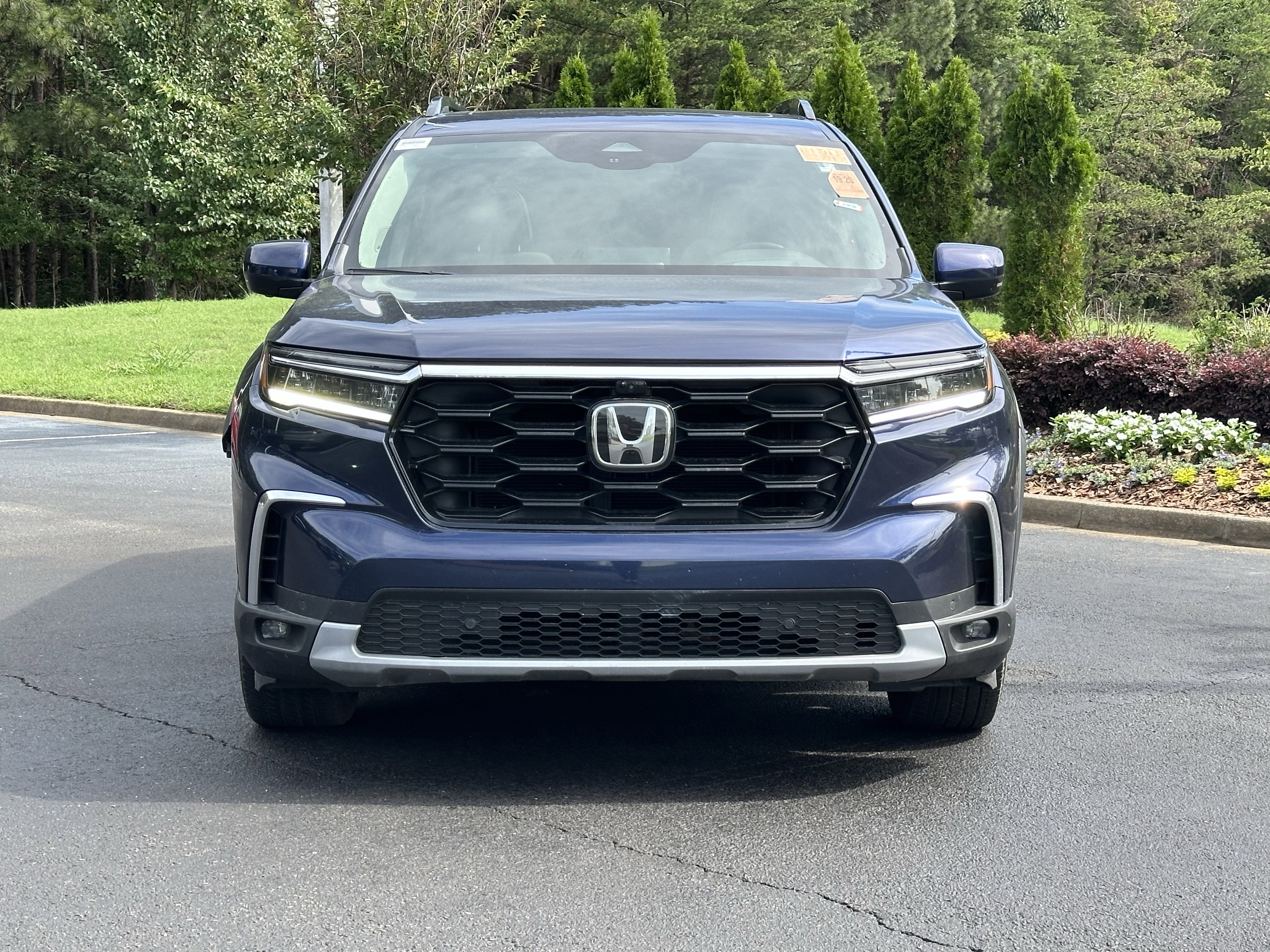 Used 2023 Honda Pilot Elite image 3