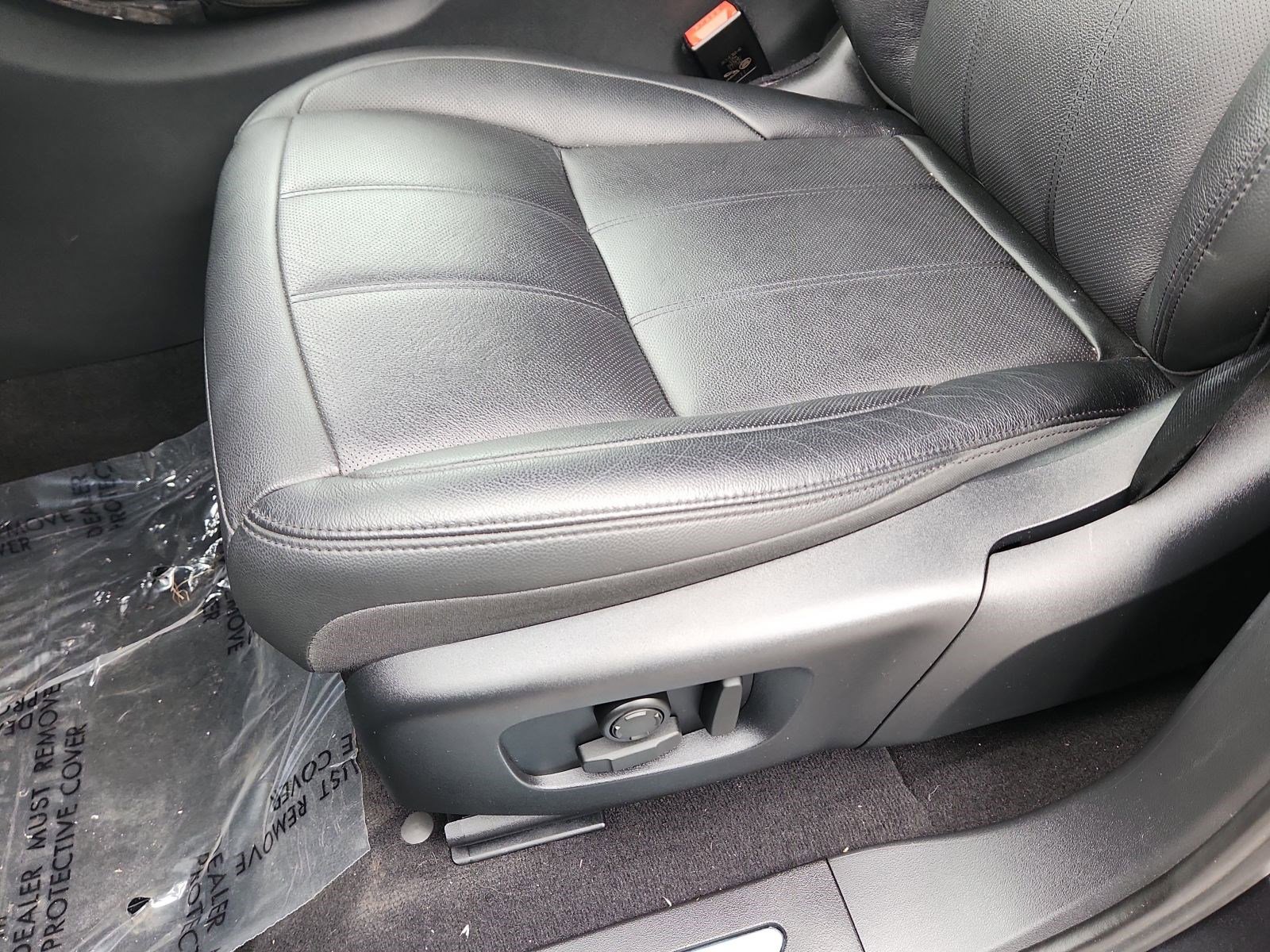 Used 2024 Land Rover Range Rover Evoque Dynamic SE image 8