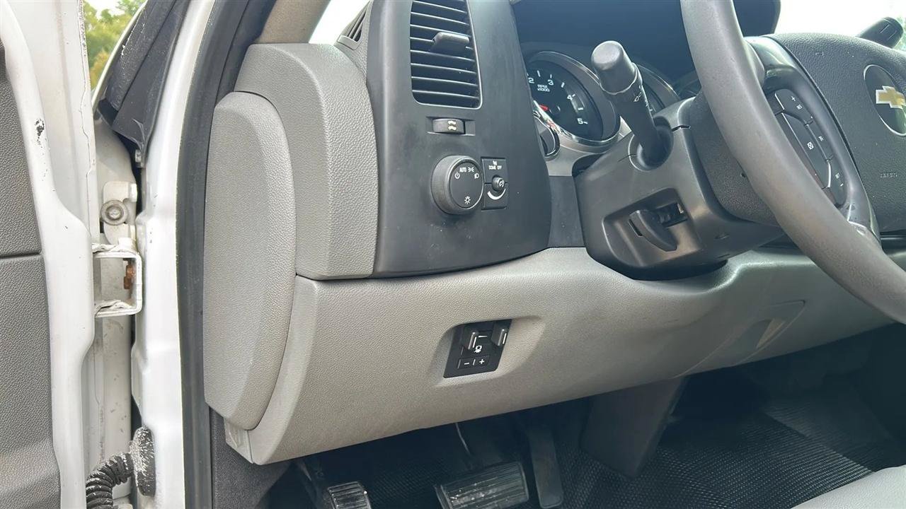 Used 2011 Chevrolet Silverado 3500 W/T RWD image 38