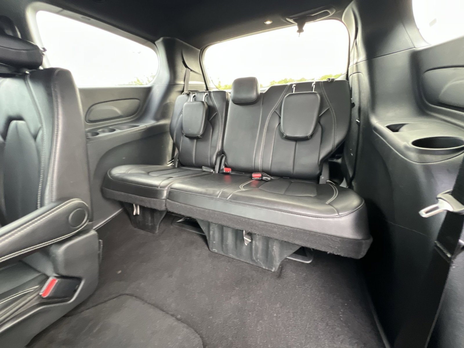 Used 2025 Chrysler Pacifica Select FWD image 33