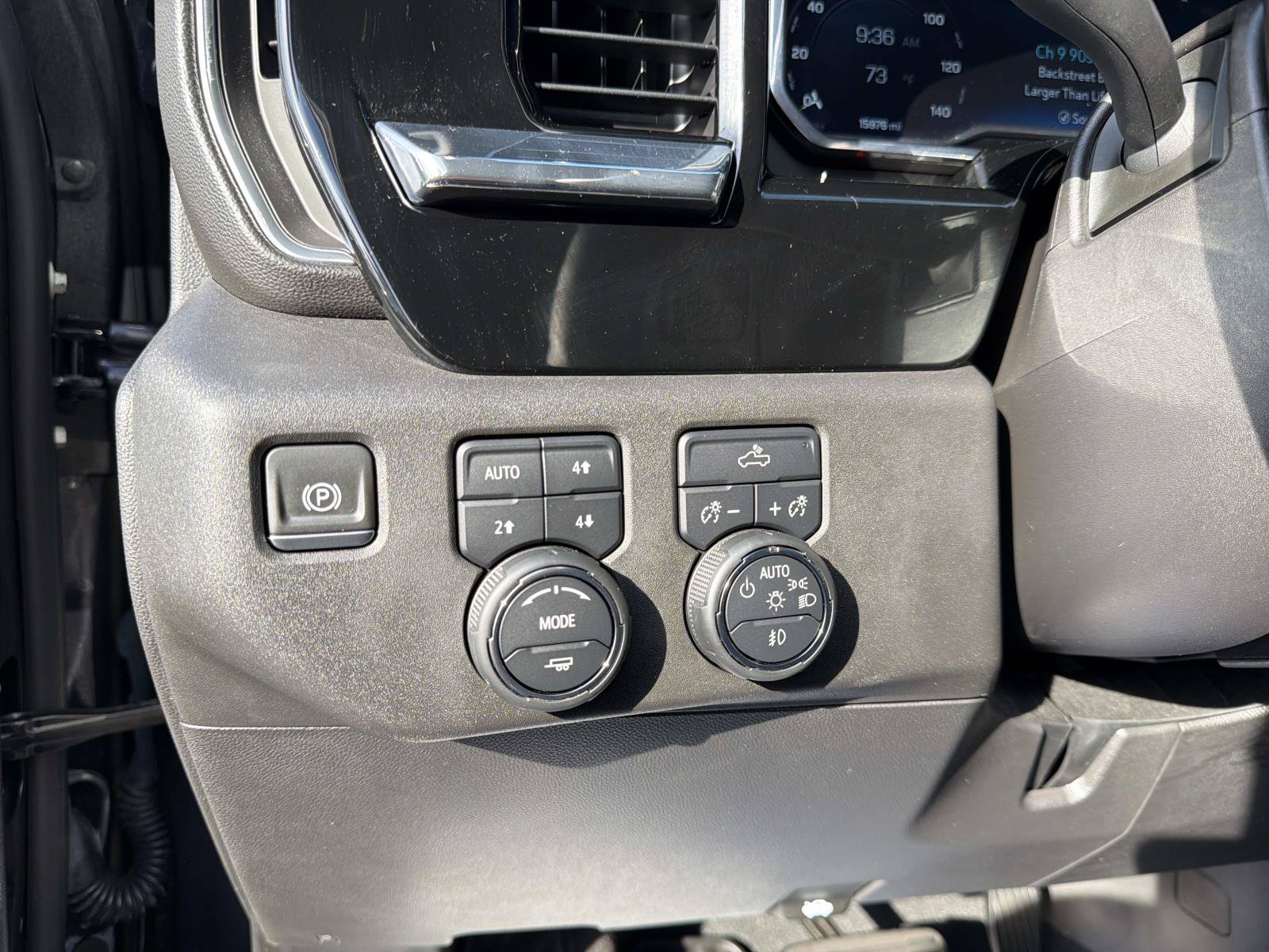 Used 2023 Chevrolet Silverado 1500 RST w/ Z71 Off-Road Package AWD/4WD image 33