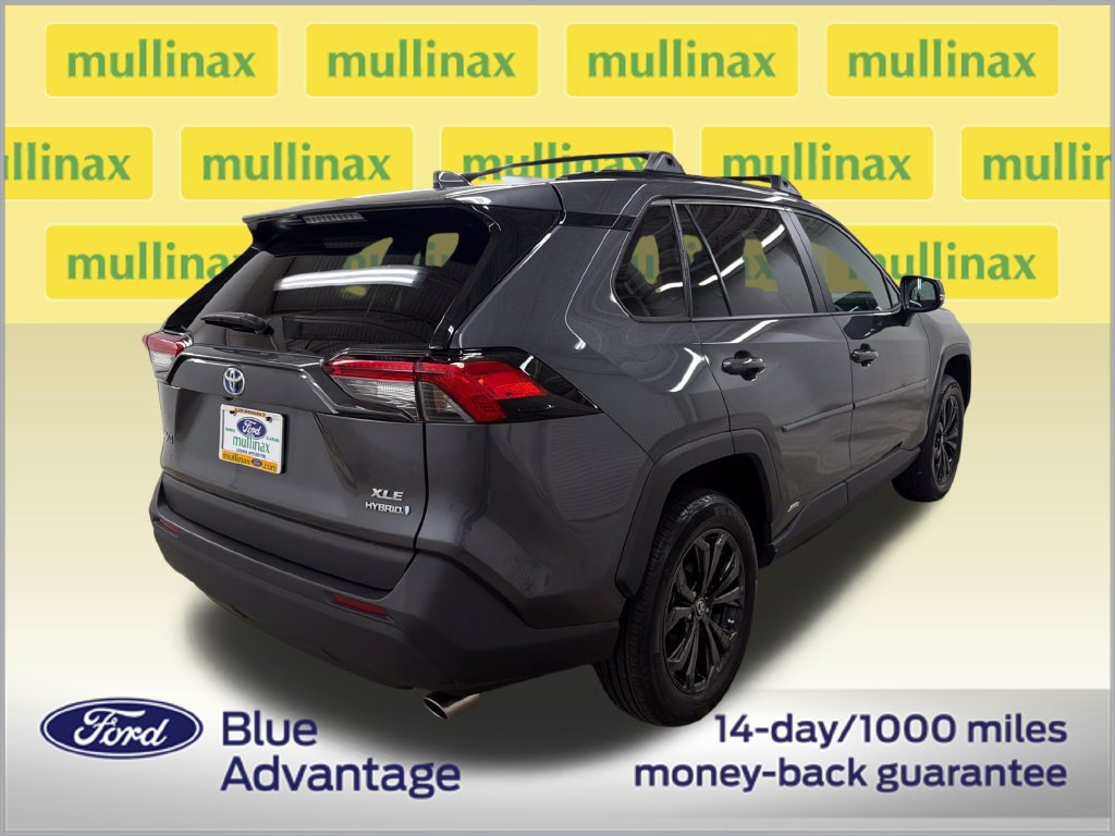 Used 2023 Toyota RAV4 XLE Premium AWD/4WD image 3