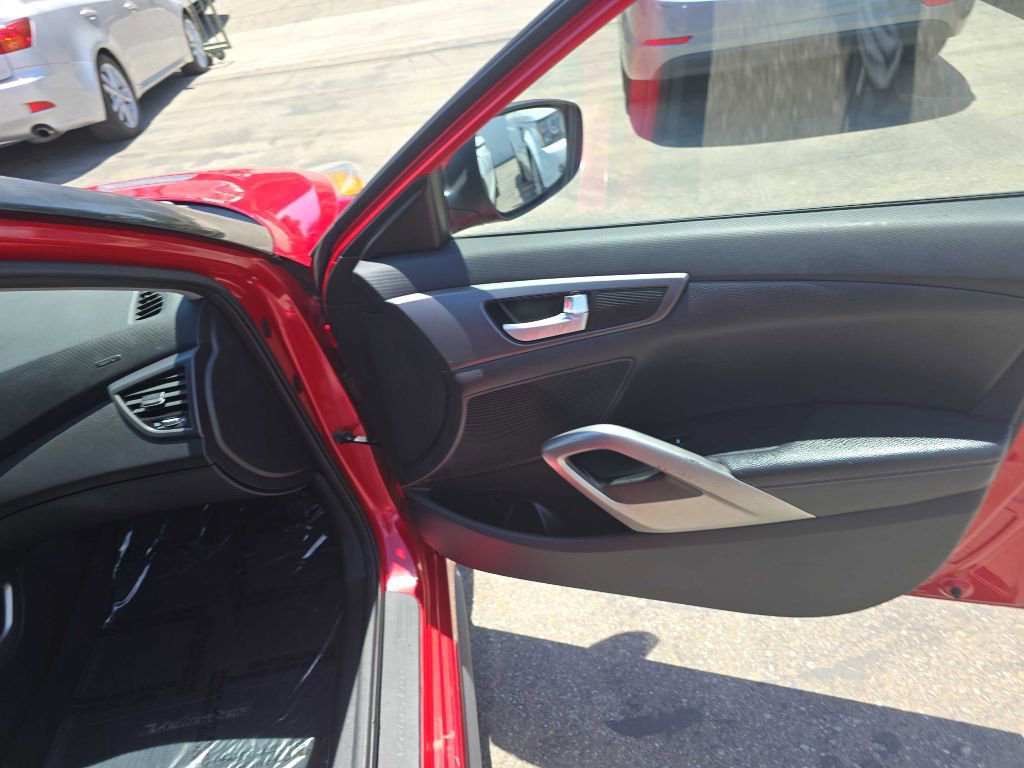 Used 2013 Hyundai Veloster Turbo image 12