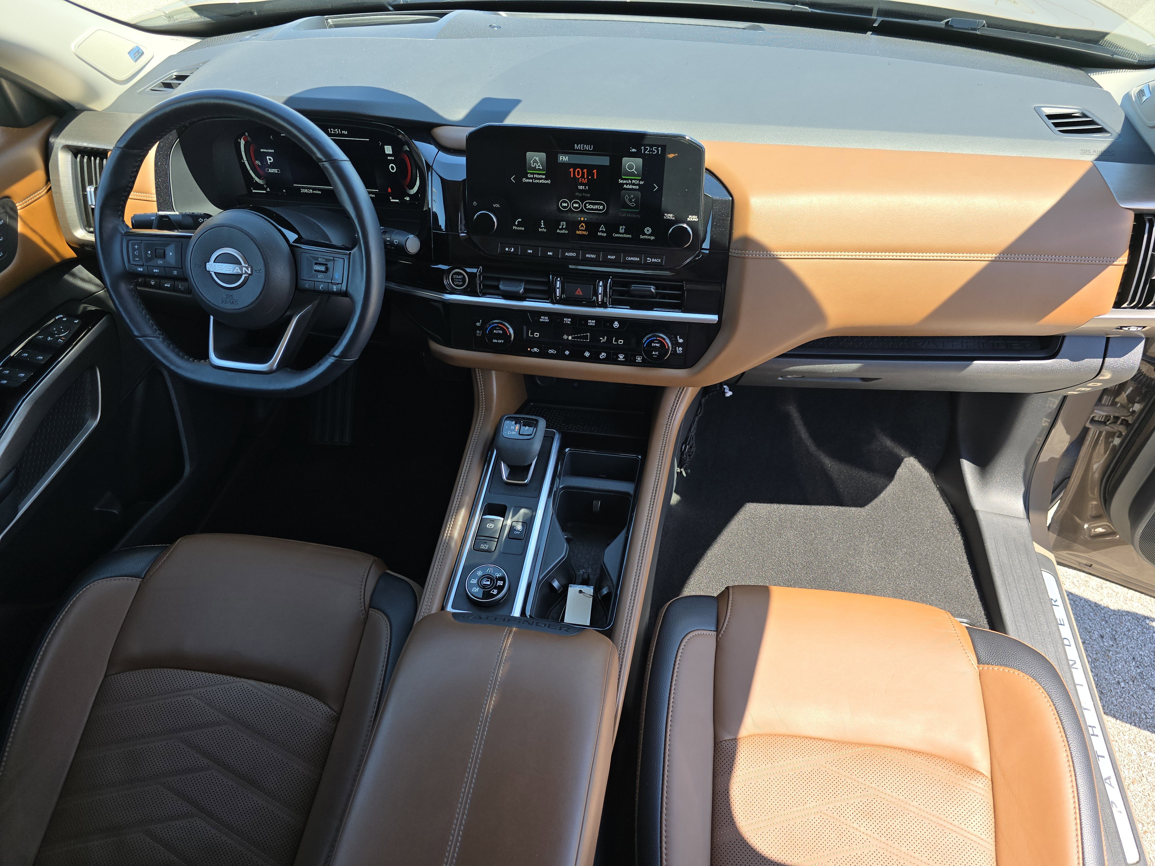 Used 2024 Nissan Pathfinder Platinum image 34