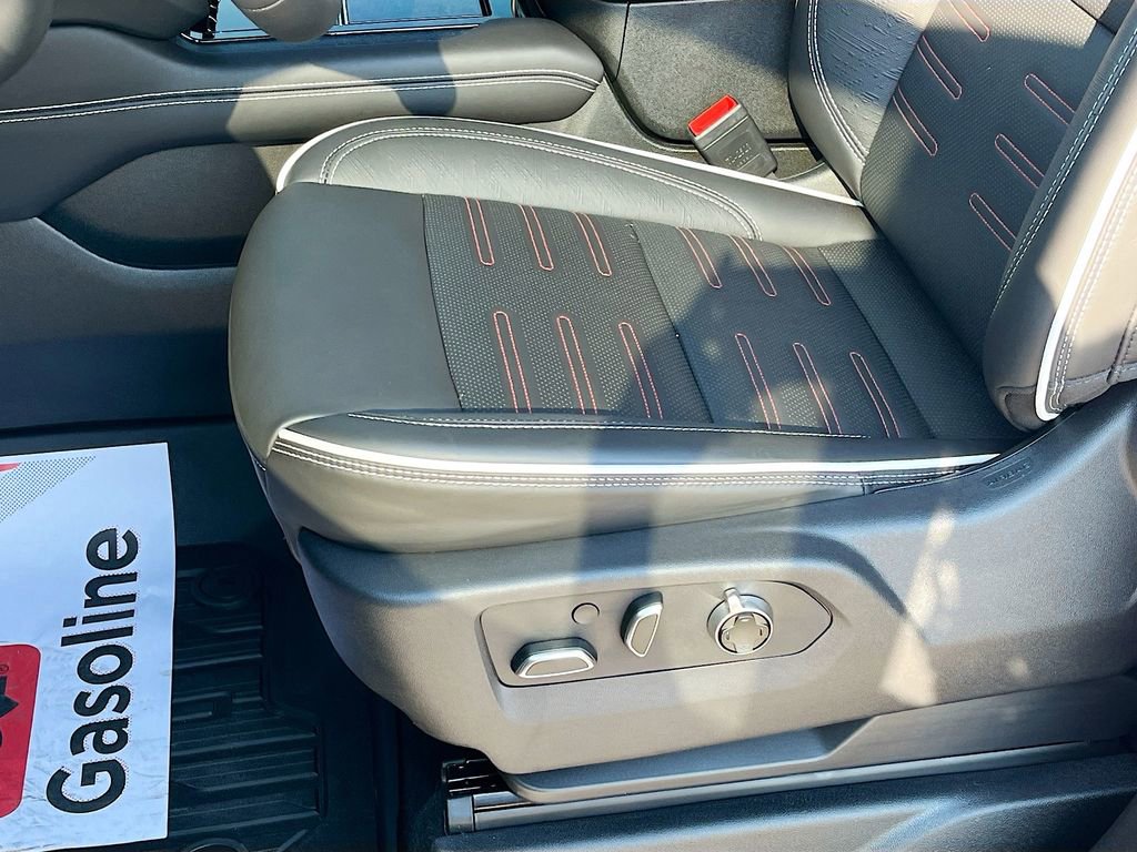 Used 2025 GMC Yukon AT4 Ultimate w/ LPO, Floor Liner Package AWD/4WD image 14