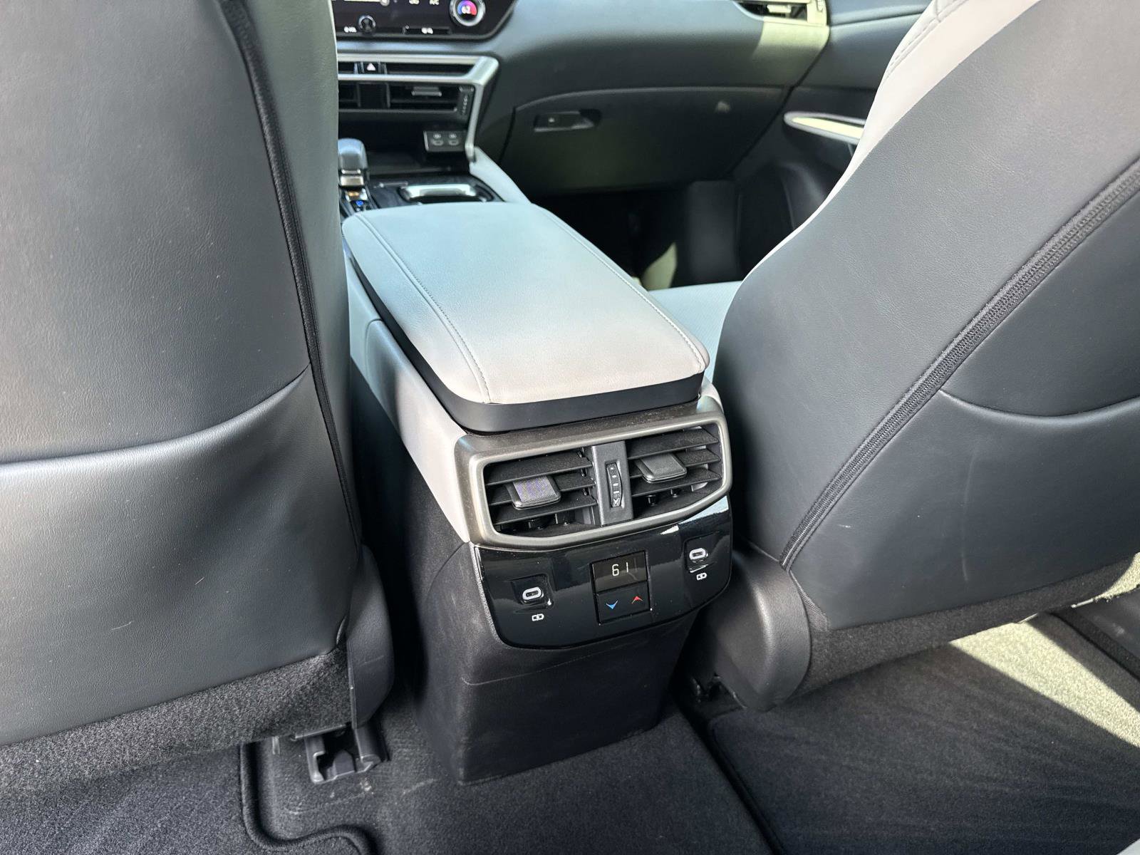 Used 2024 Lexus RX 350 Premium w/ Convenience Package FWD image 17