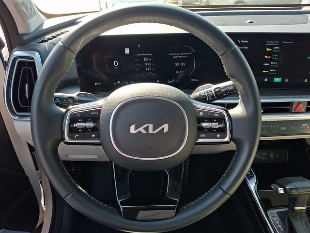 Used 2025 Kia Sorento SX FWD image 16
