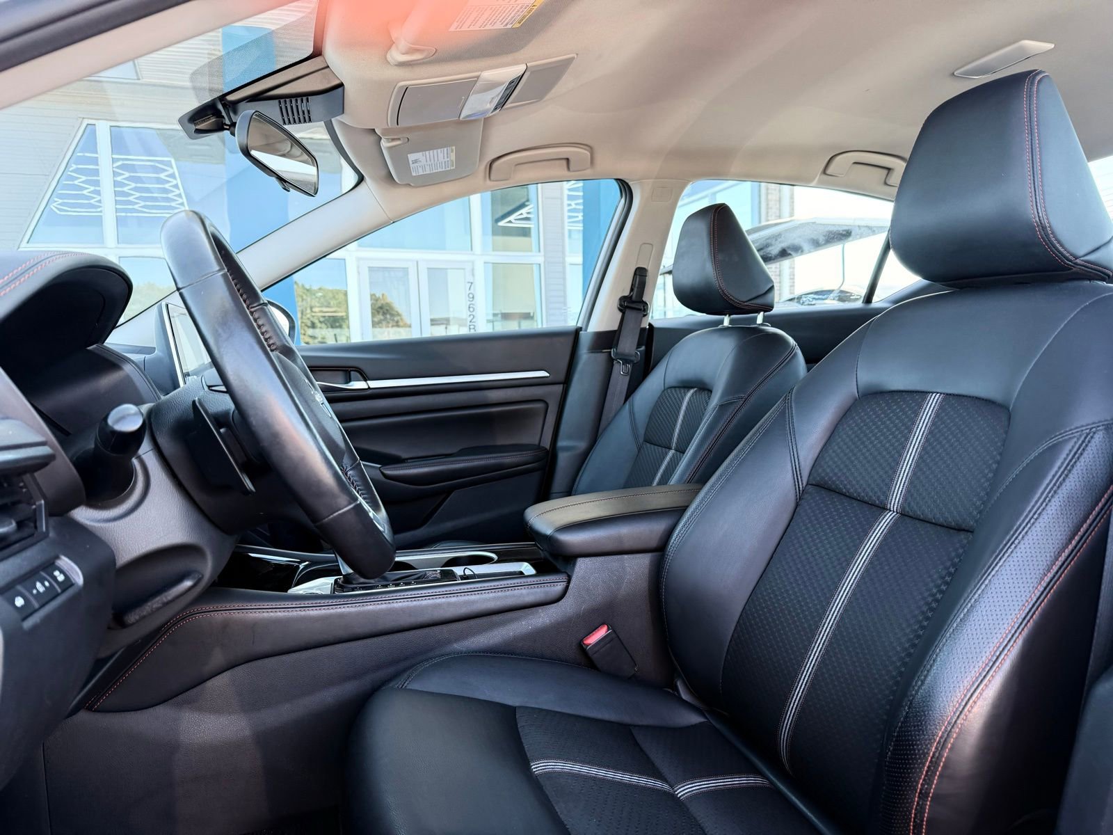 Used 2024 Nissan Altima 2.5 SR image 17