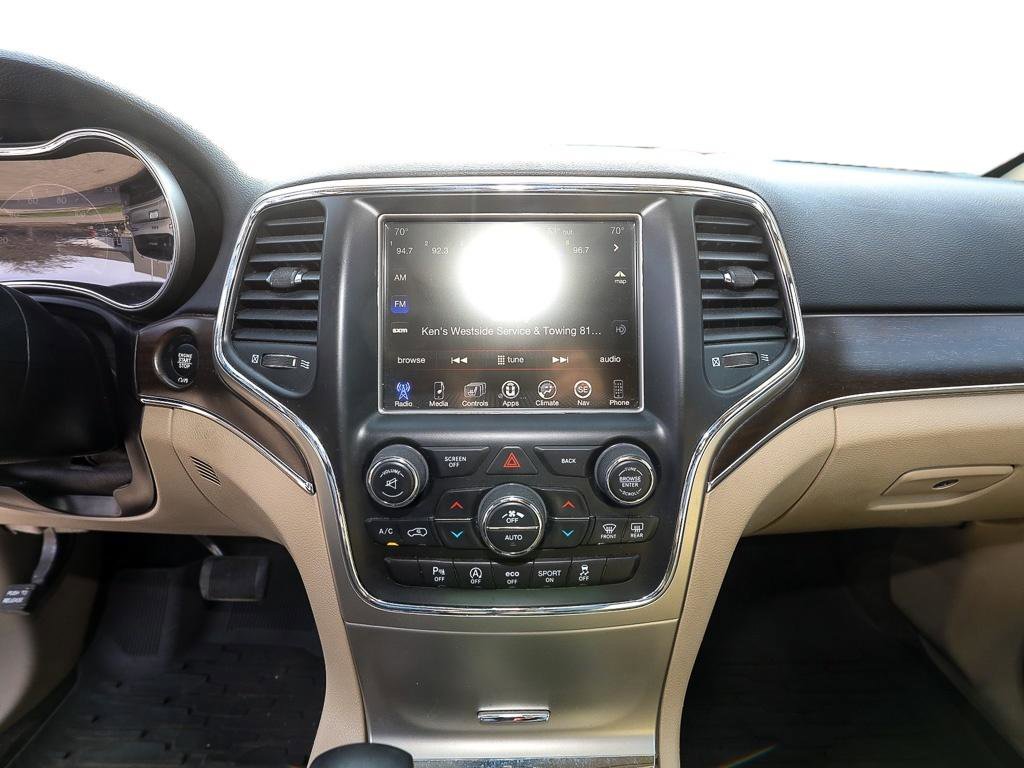 Used 2017 Jeep Grand Cherokee Limited w/ Luxury Group II image 16