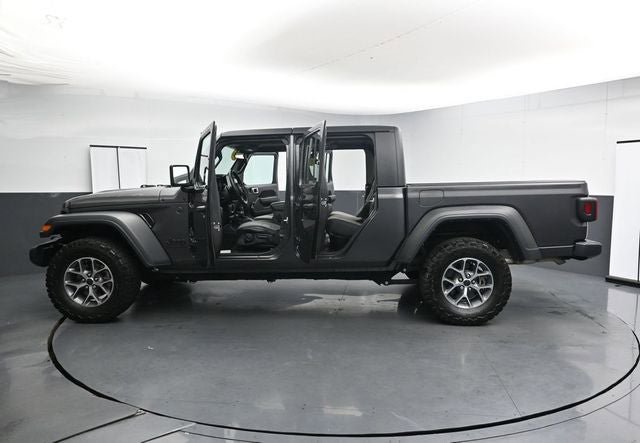 Used 2024 Jeep Gladiator Sport AWD/4WD image 39