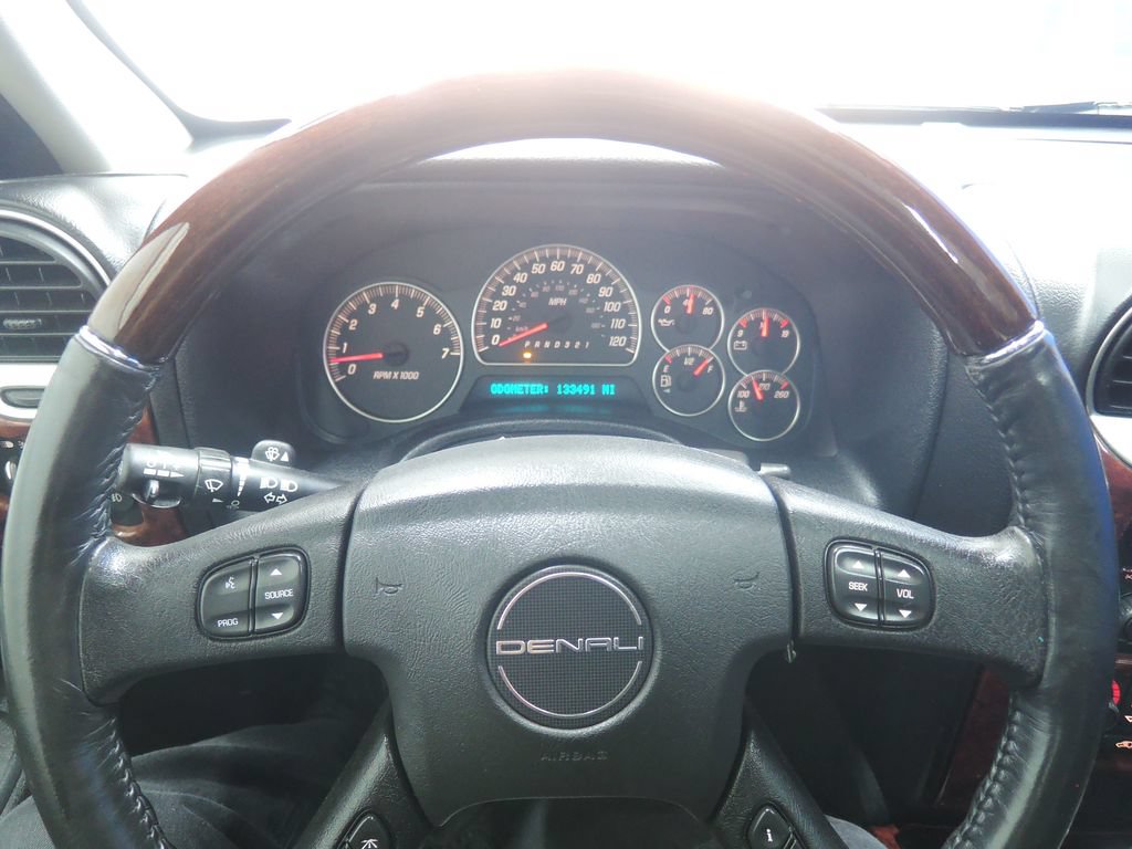 Used 2007 GMC Envoy Denali AWD/4WD image 14