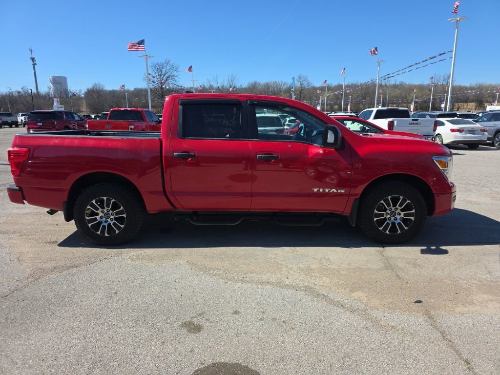 Used 2023 Nissan Titan SV w/ SV Convenience Package image 4