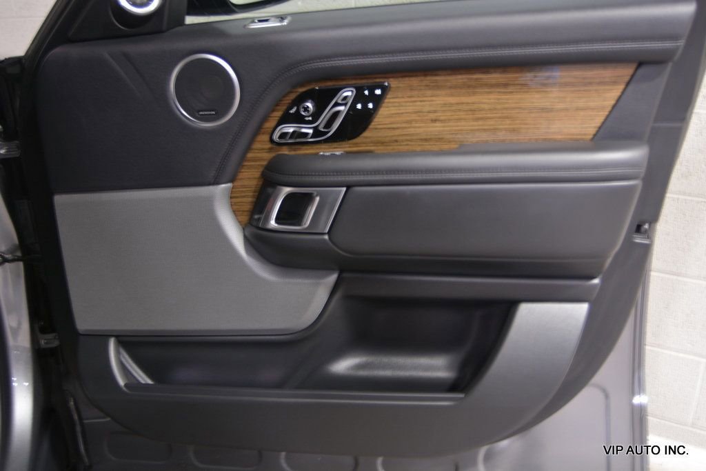 Used 2018 Land Rover Range Rover HSE image 6