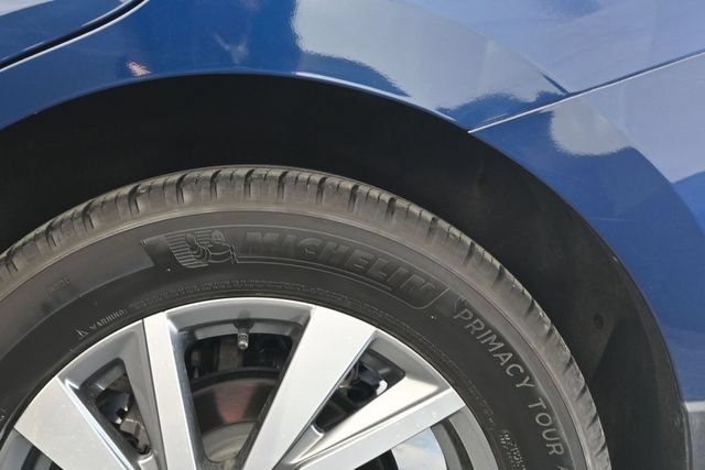 Used 2023 Chevrolet Equinox Premier AWD/4WD image 34