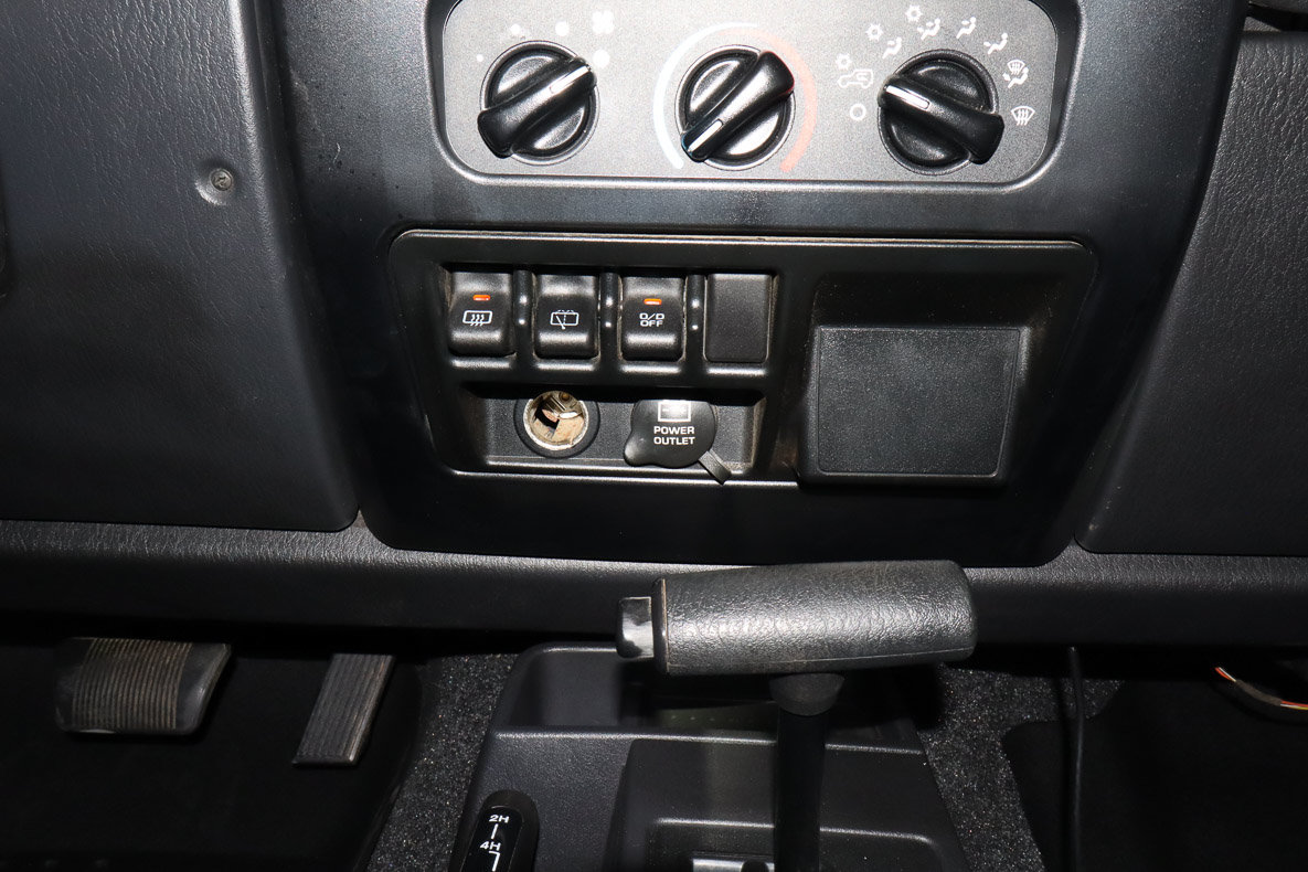 Used 2005 Jeep Wrangler Unlimited AWD/4WD image 21