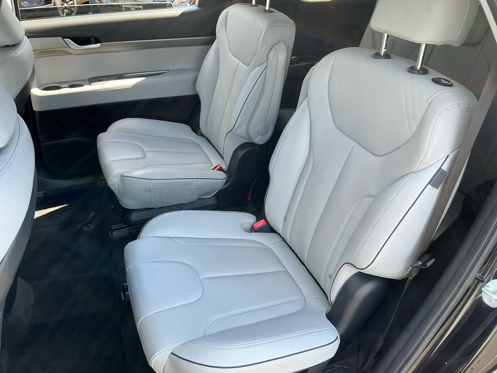 Used 2024 Hyundai Palisade SEL FWD image 19