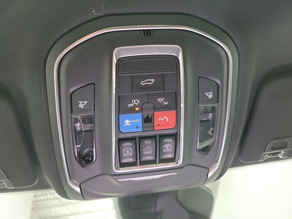 New 2026 Jeep Grand Cherokee Limited w/ Limited Altitude Package AWD/4WD image 19
