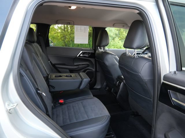 Used 2024 Mitsubishi Outlander SE AWD/4WD image 9