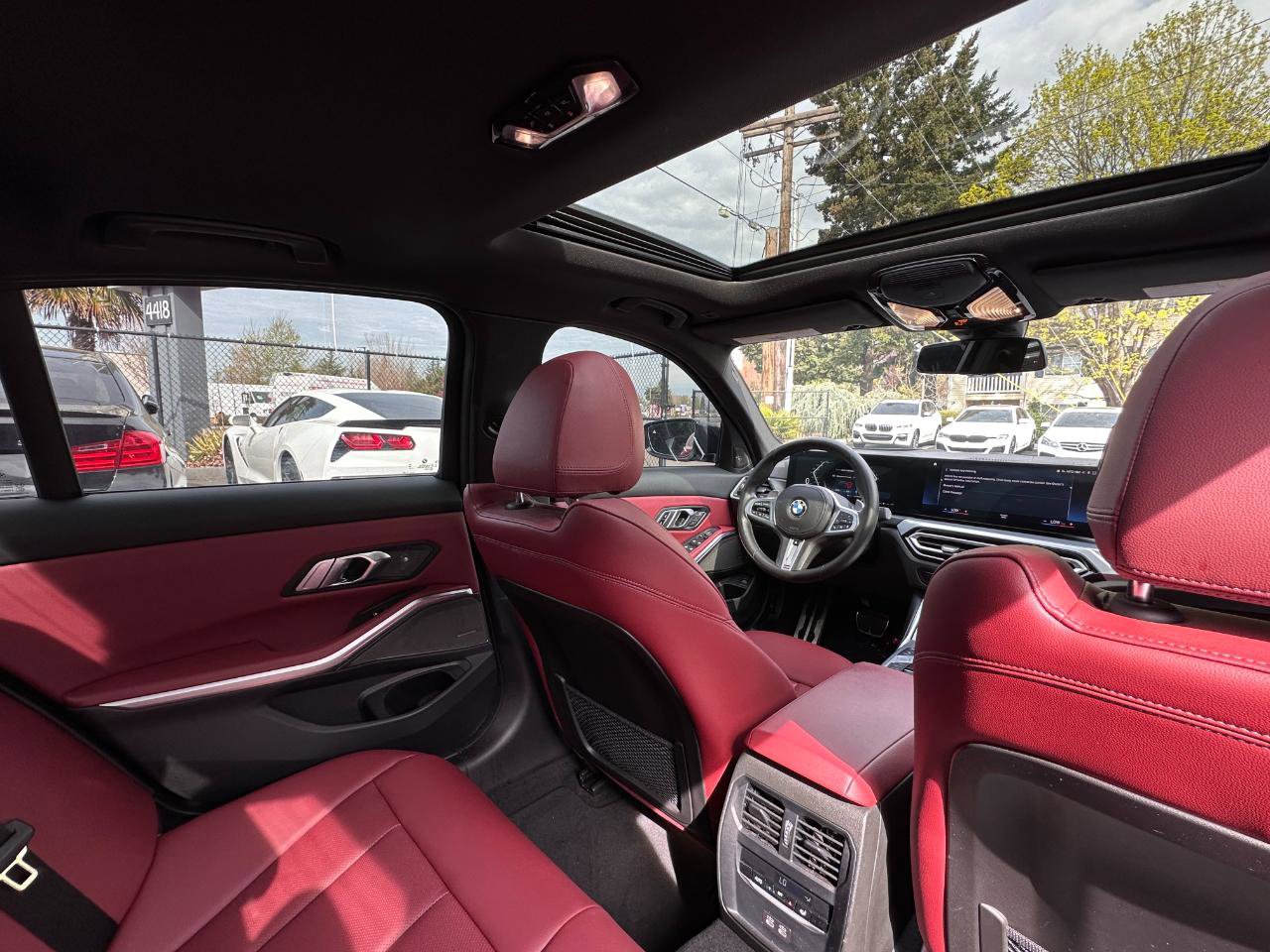 Used 2023 BMW 330i Sedan w/ M Sport Package image 27