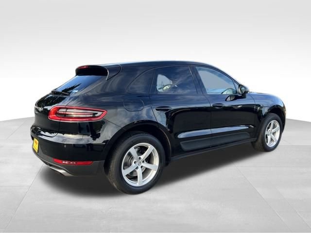Used 2018 Porsche Macan image 8