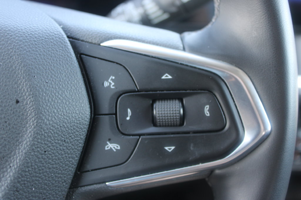 Used 2025 Chevrolet Trax ACTIV w/ Driver Confidence Package FWD image 21