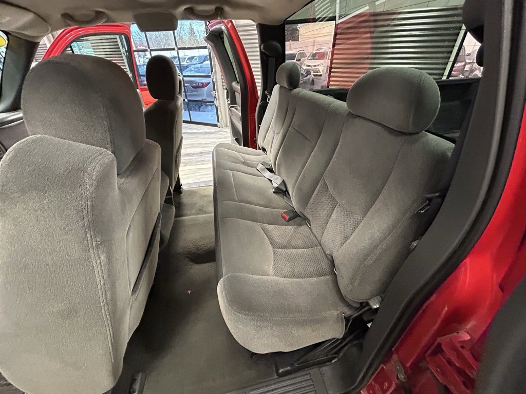 Used 2005 Chevrolet Silverado 2500 LS image 45
