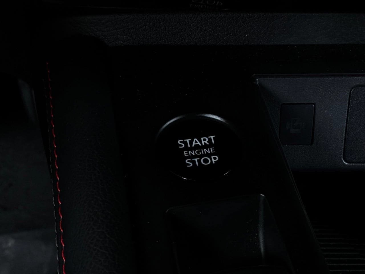 Used 2026 Nissan Kicks SR FWD image 29