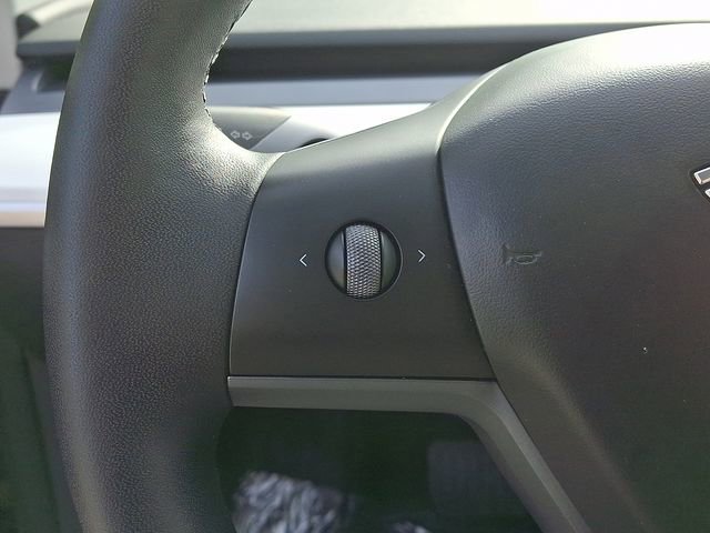 Used 2023 Tesla Model 3 Standard Range image 23